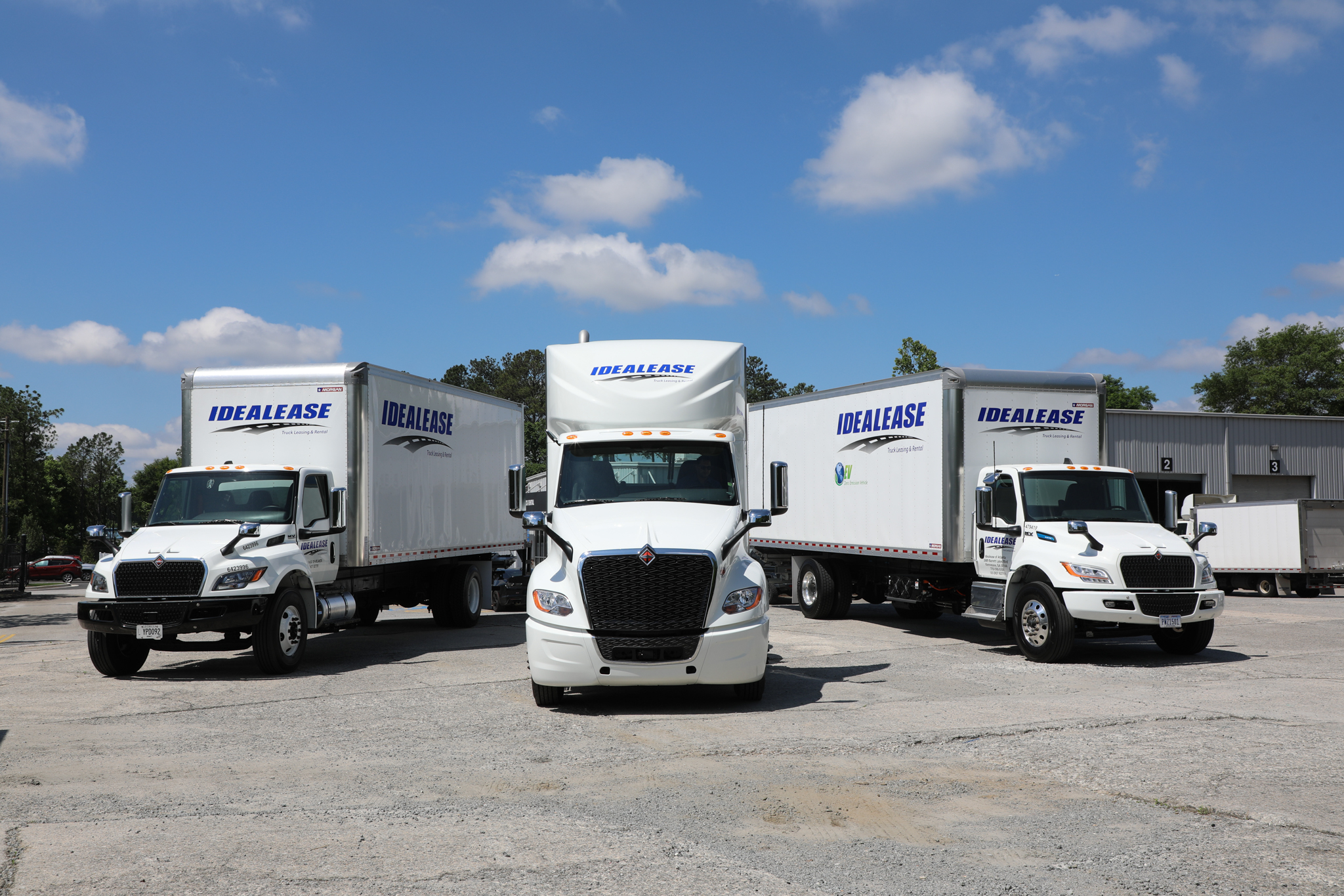 Commercial truck leasing fleet